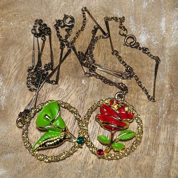 Vintage Green Calla Lilly & Red Rose Flower Gold Tone Necklaces - Picture 8 of 14